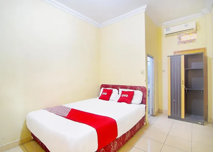 Oyo 90463 A2B Guesthouse