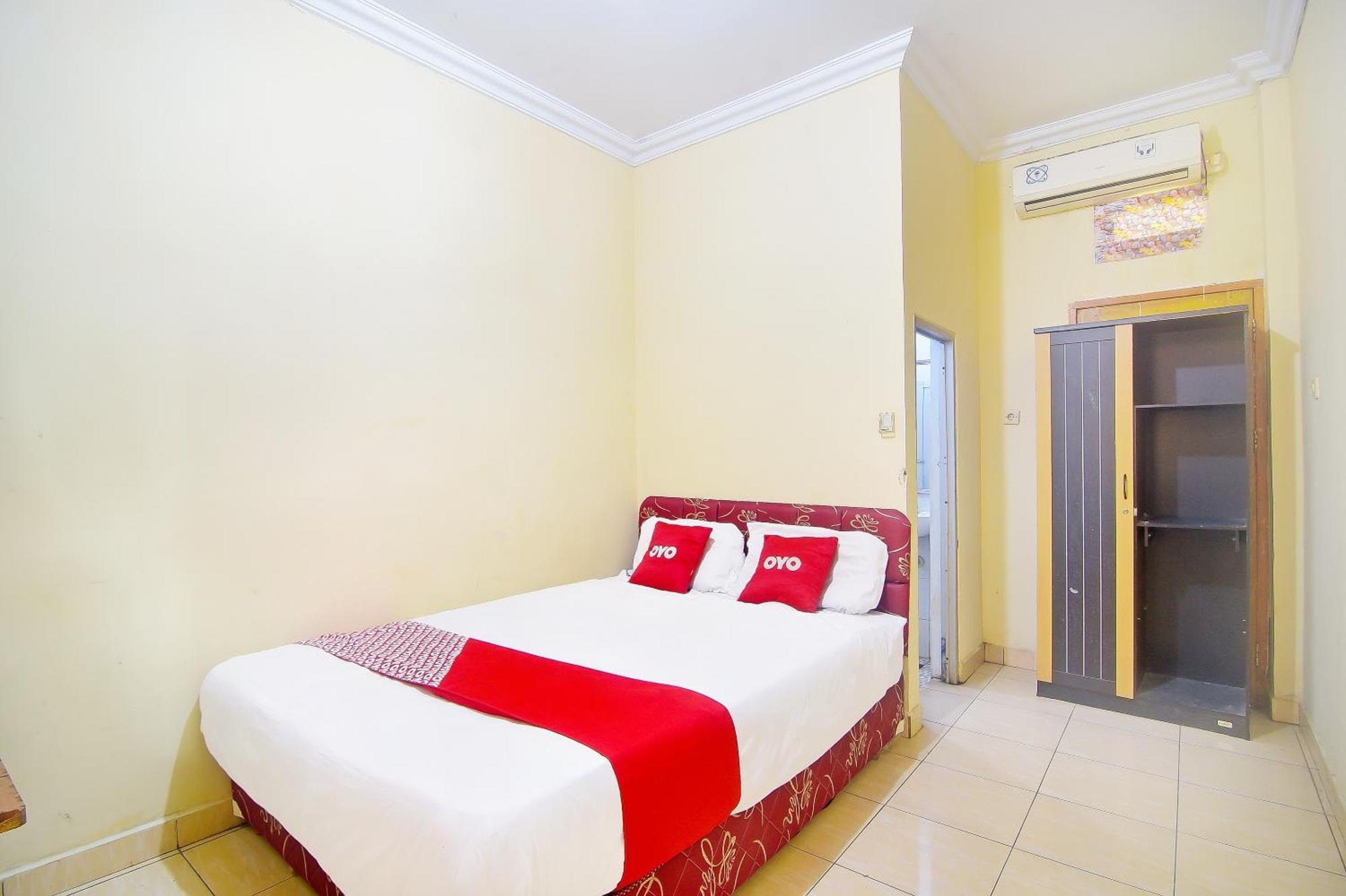 Oyo 90463 A2b Hotel *